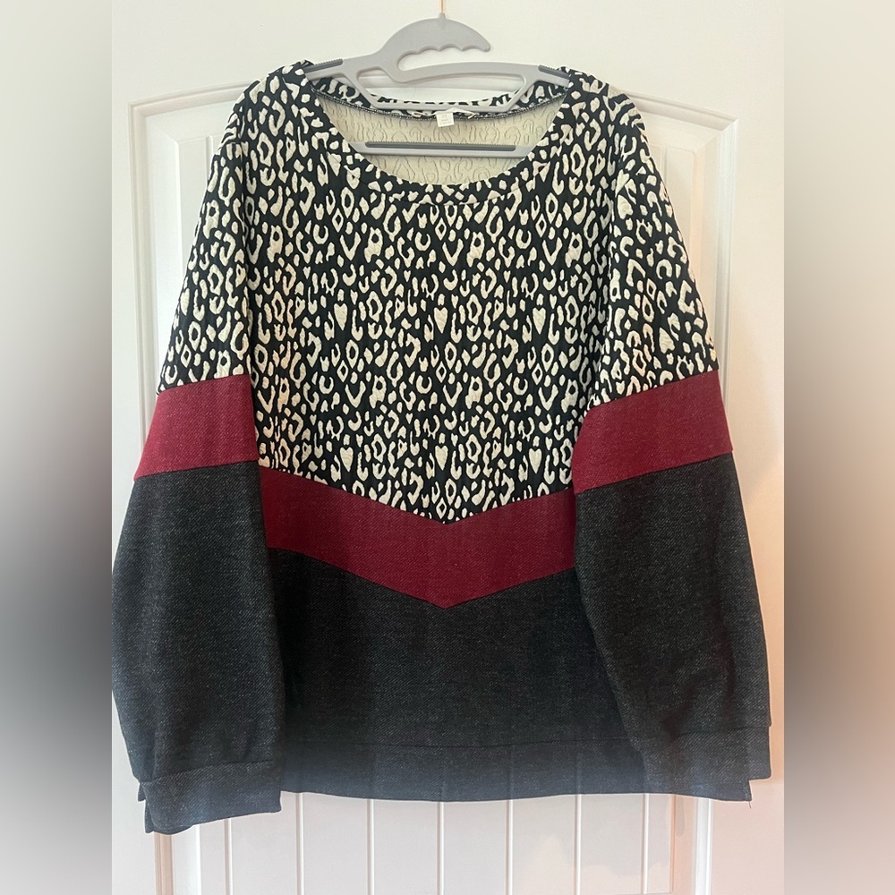 Weekend Suzanne Betro Animal Print tunic- ladies size 2X- poly rayon